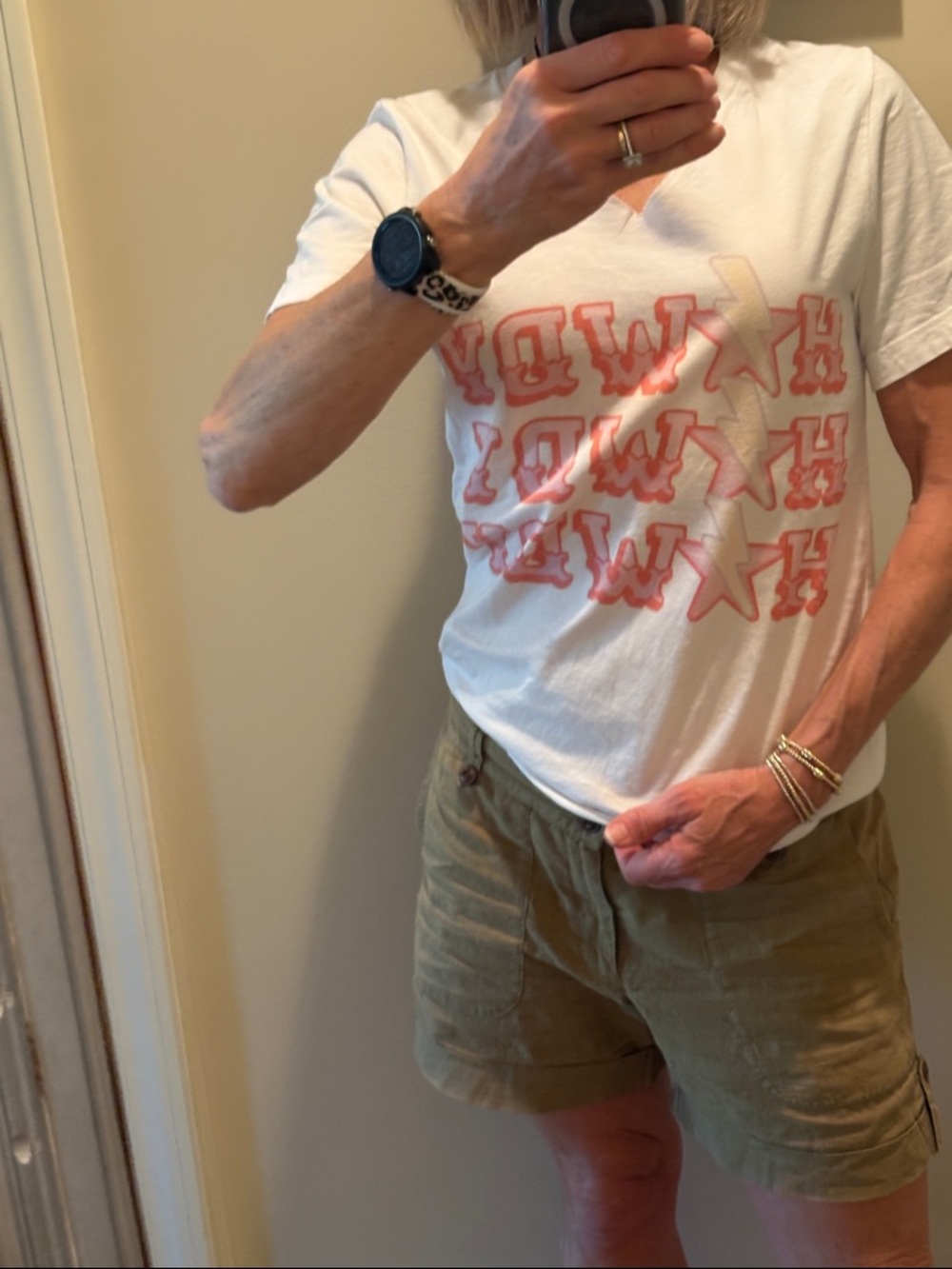 Howdy 🤠 Retro Tee - Picture 3 of 8